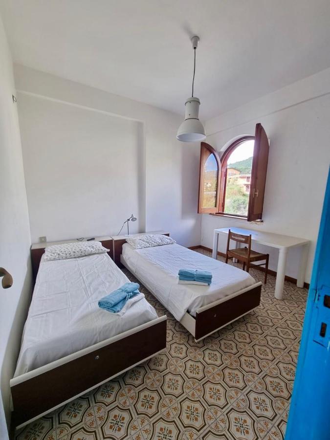 Vista Mare Su Tre Piani Con Giardino Villa Falerna Ngoại thất bức ảnh