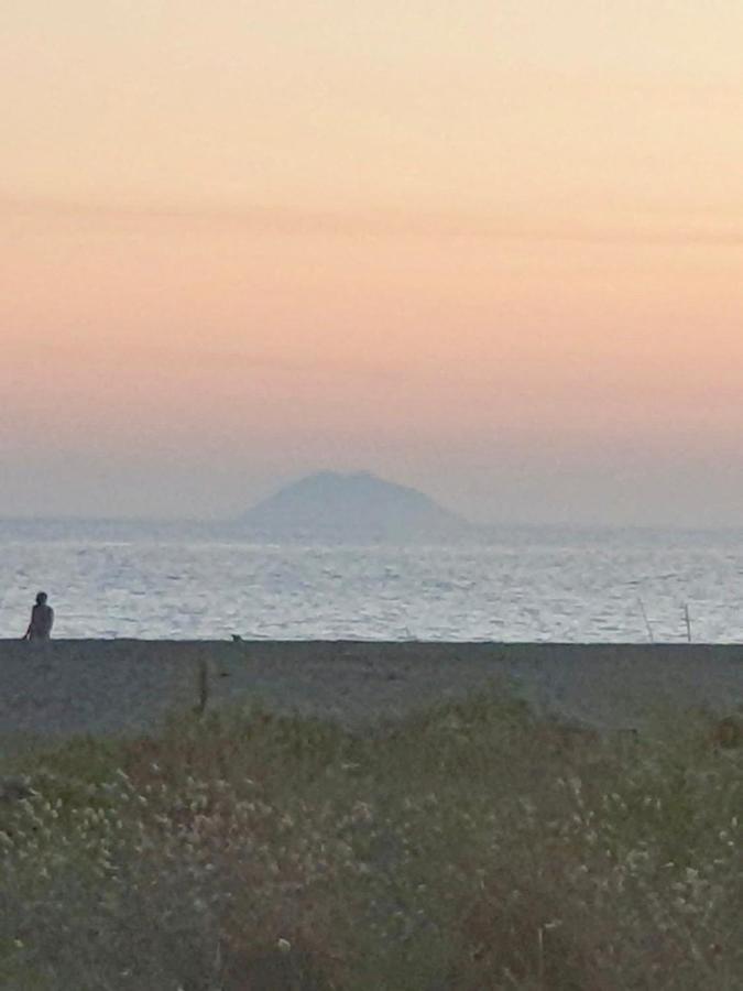 Vista Mare Su Tre Piani Con Giardino Villa Falerna Ngoại thất bức ảnh