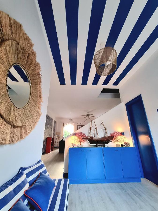 Vista Mare Su Tre Piani Con Giardino Villa Falerna Ngoại thất bức ảnh